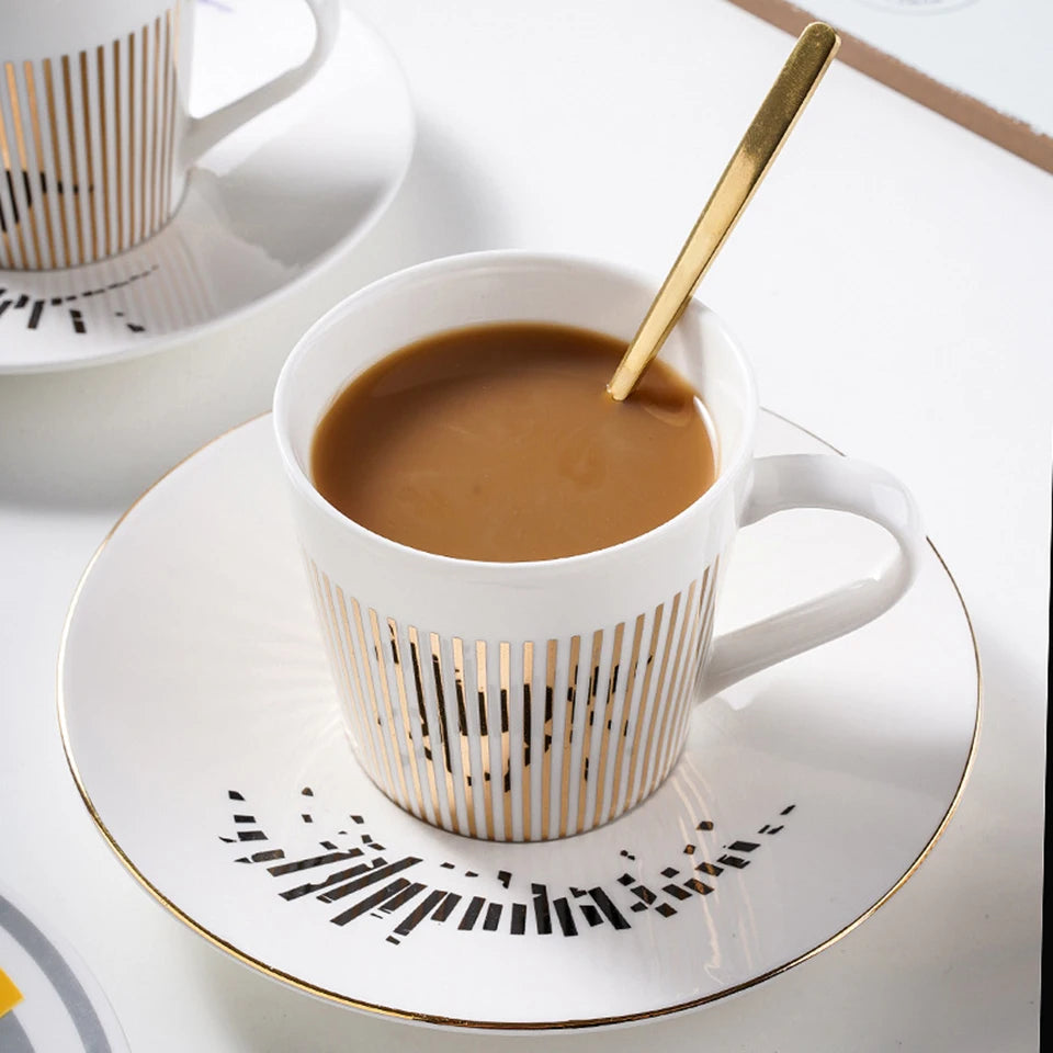 Ensemble tasse à café, soucoupe et plateau en céramique à reflet holographique mobile