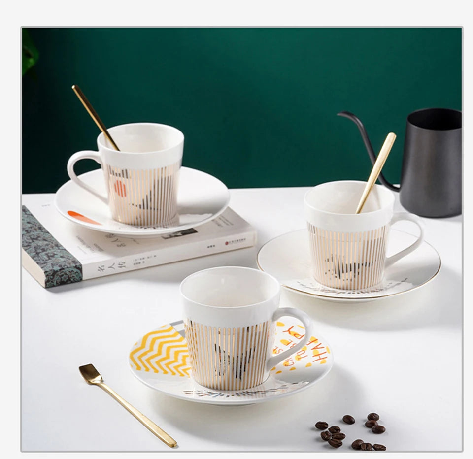 Ensemble tasse à café, soucoupe et plateau en céramique à reflet holographique mobile