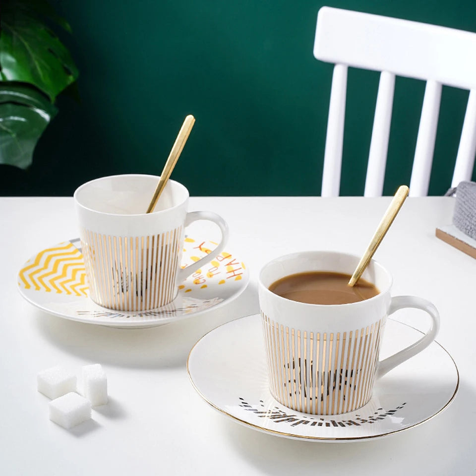 Ensemble tasse à café, soucoupe et plateau en céramique à reflet holographique mobile