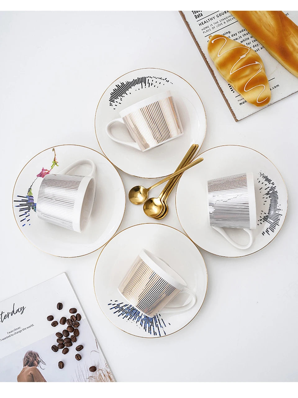 Ensemble tasse à café, soucoupe et plateau en céramique à reflet holographique mobile