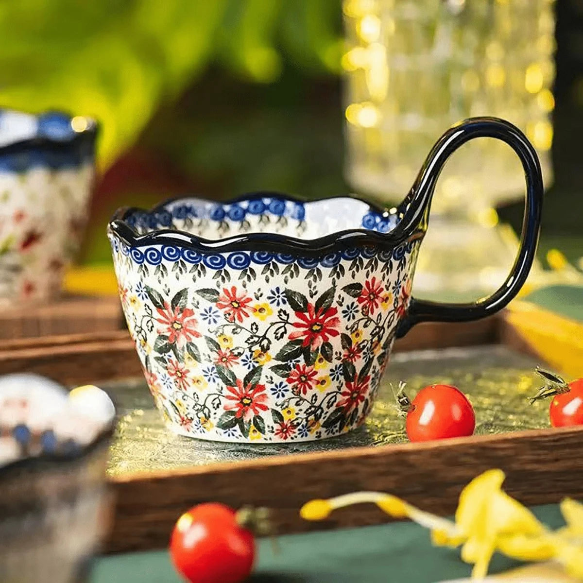 Tasse en céramique stylée, avec anse pour une prise en main facile, tasse à café et à thé.